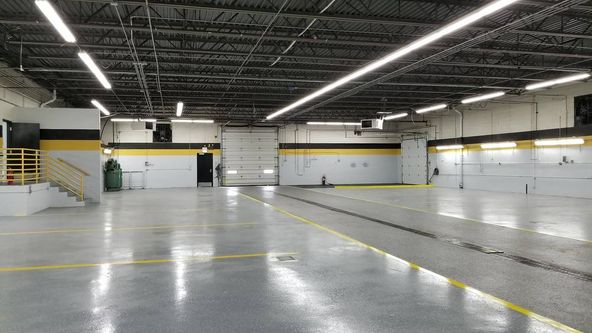 Auto Dealer / Service Facility: 6420 Joliet Rd, Countryside, IL 60525